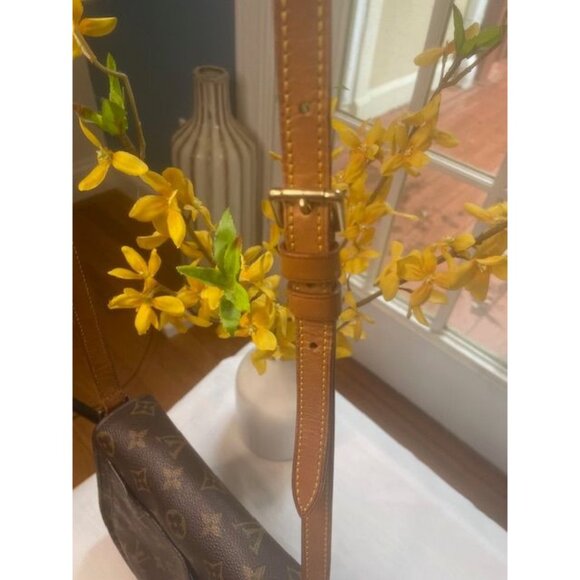 Louis Vuitton Monogram Saint Cloud PM Shoulder Bag/Crossbody - Picture 7 of 11